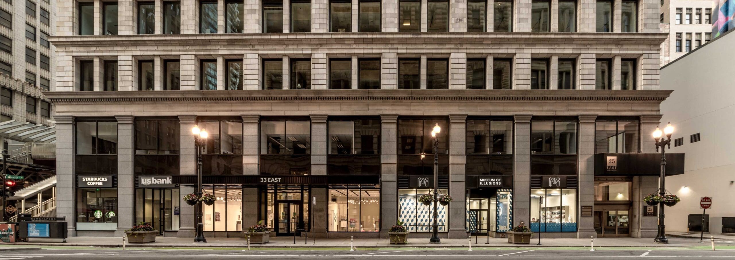 25 East Washington historic building in downtown Chicago